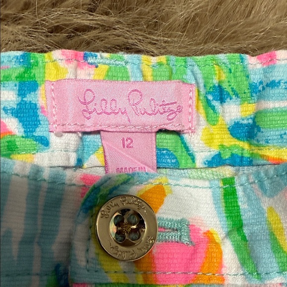 EUC Lilly Pulitzer Multicolor Shorts - Picture 2 of 3
